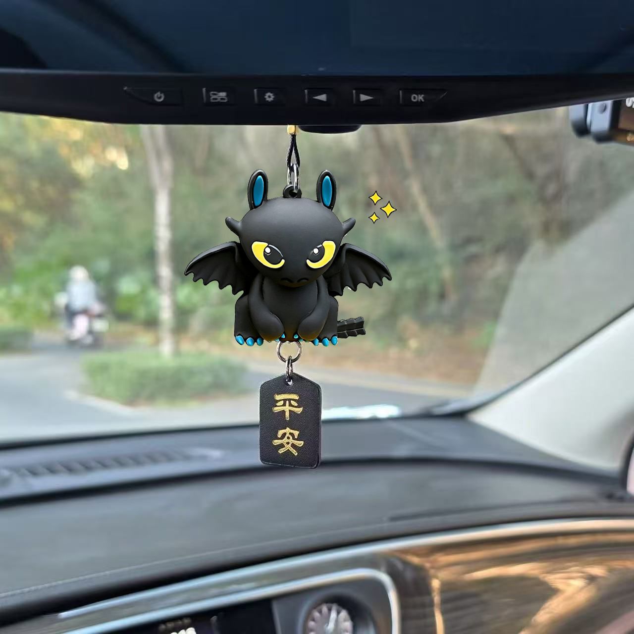 Car Accessories Cute - Zahnloses Auto-Hängepüppchen, niedliches Cartoon-Plüschtier, originelles Spielzeug